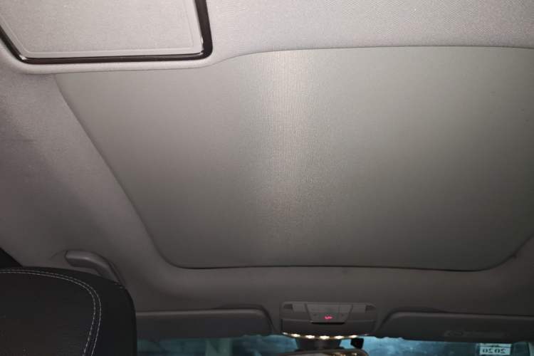Used Mercedes-Benz C-Class 2016 C 200 L Sport Edition Headliner