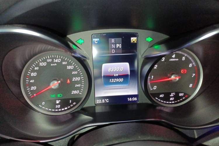 Used Mercedes-Benz C-Class 2016 C 200 L Instrument Cluster
