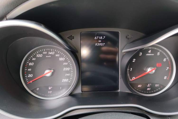 Used Mercedes-Benz C-Class 2016 C 180 L Sport Edition Instrument Cluster