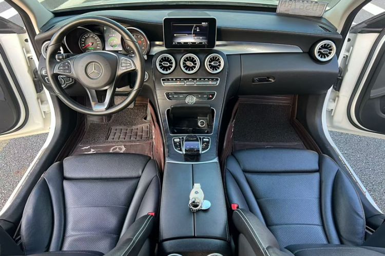 Used Mercedes-Benz C-Class 2016 C 200 L Sport Edition Interior 1