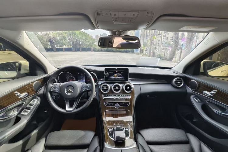 Used Mercedes-Benz C-Class 2016 C 180 L Interior 1