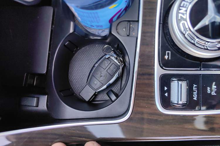 Used Mercedes-Benz C-Class 2016 C 200 L Interior 1