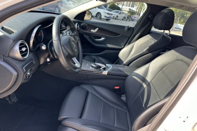 Used Mercedes-Benz C-Class 2016 C 180 Estate Interior 1