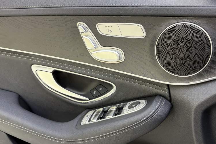 Used Mercedes-Benz C-Class 2016 C 200 L Sport Edition Interior 1