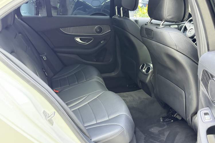 Used Mercedes-Benz C-Class 2016 C 200 L Sport Edition Interior 12