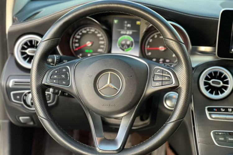 Used Mercedes-Benz C-Class 2016 C 200 L Sport Edition Interior 2
