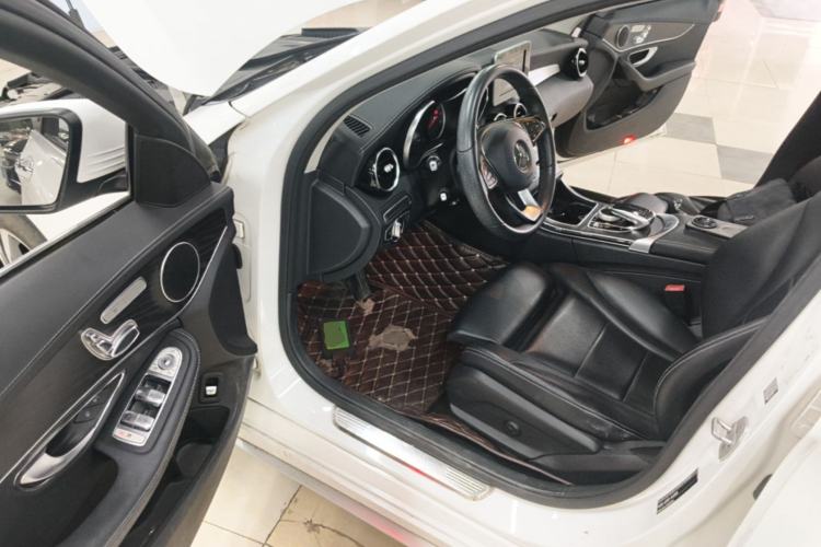 Used Mercedes-Benz C-Class 2016 C 200 L Sport Edition Interior 3