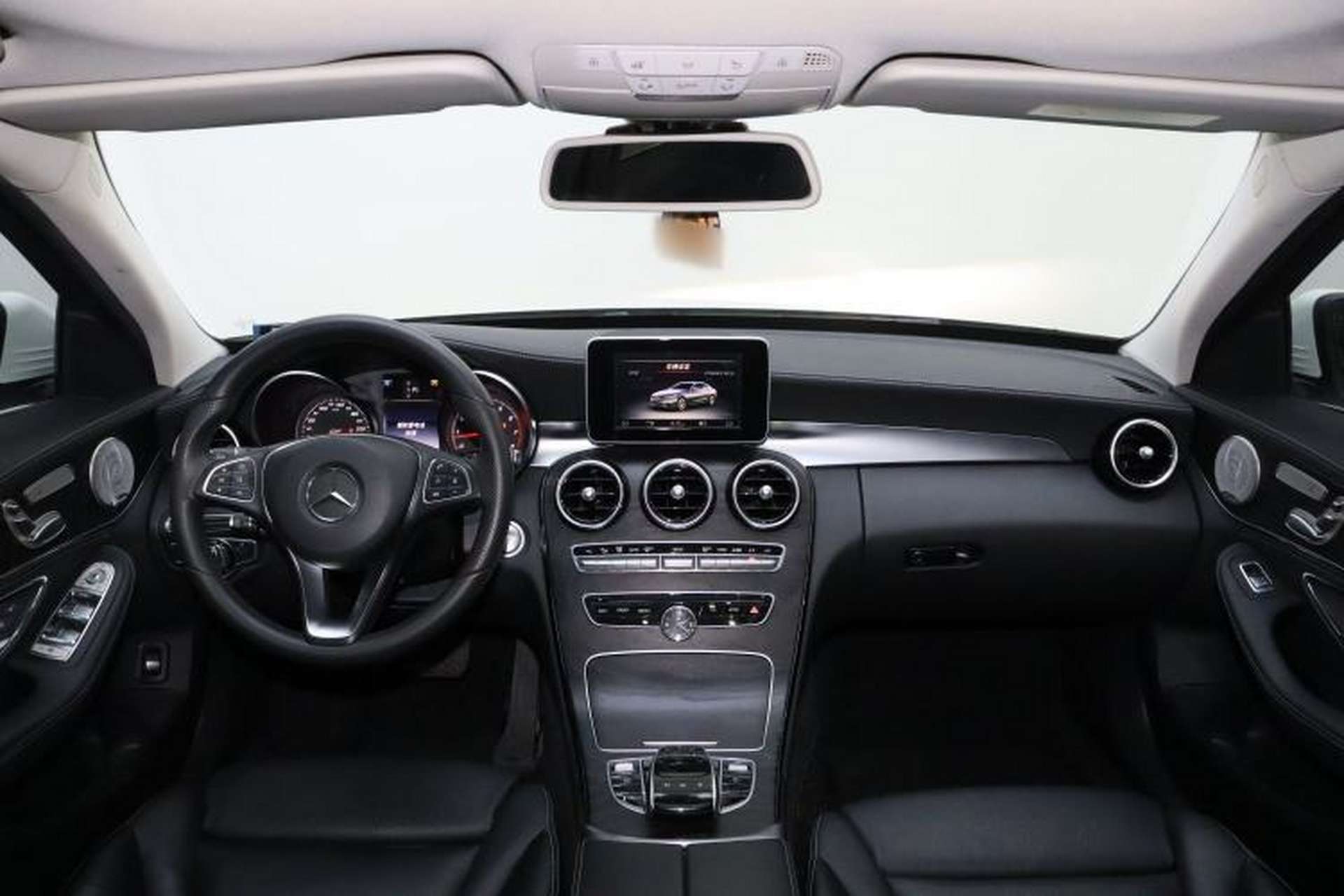 Used Mercedes-Benz C-Class 2016 C 200 L Sport Edition Interior 3