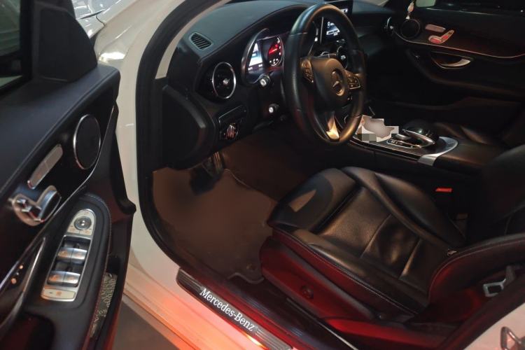 Used Mercedes-Benz C-Class 2016 C 200 L Sport Edition Interior 3