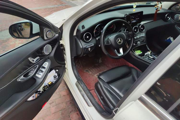 Used Mercedes-Benz C-Class 2016 C 180 L Sport Edition Interior 3