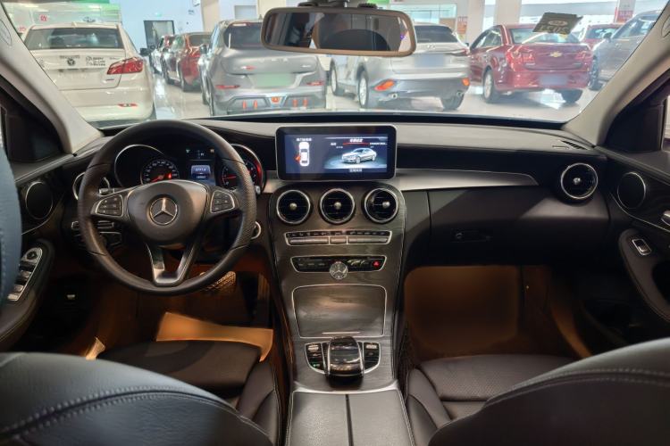 Used Mercedes-Benz C-Class 2016 C 180 L Sport Edition Interior 3