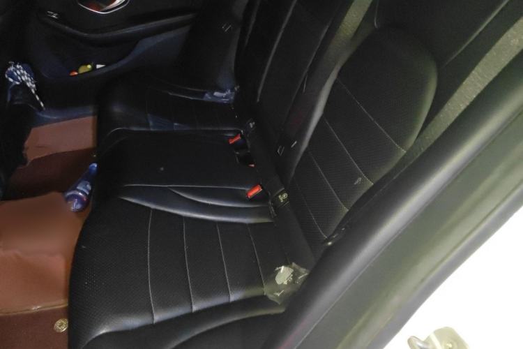 Used Mercedes-Benz C-Class 2016 C 200 L Sport Edition Interior 4