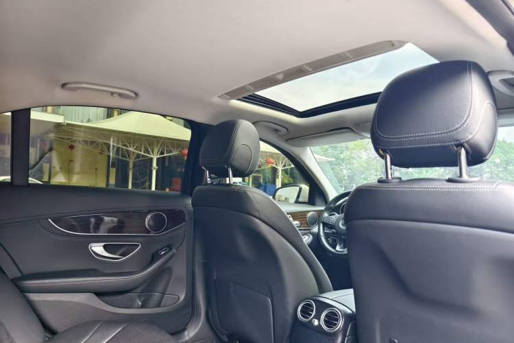 Used Mercedes-Benz C-Class 2016 C 180 L Interior 4