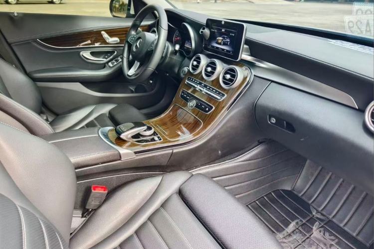 Used Mercedes-Benz C-Class 2016 C 180 L Interior 4