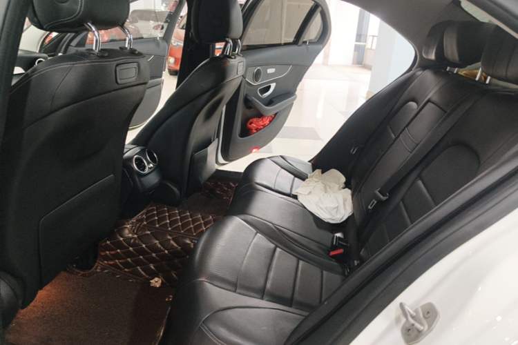 Used Mercedes-Benz C-Class 2016 C 200 L Sport Edition Interior 4