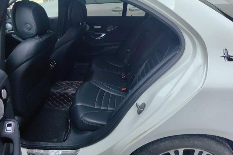 Used Mercedes-Benz C-Class 2016 C 200 L Interior 4