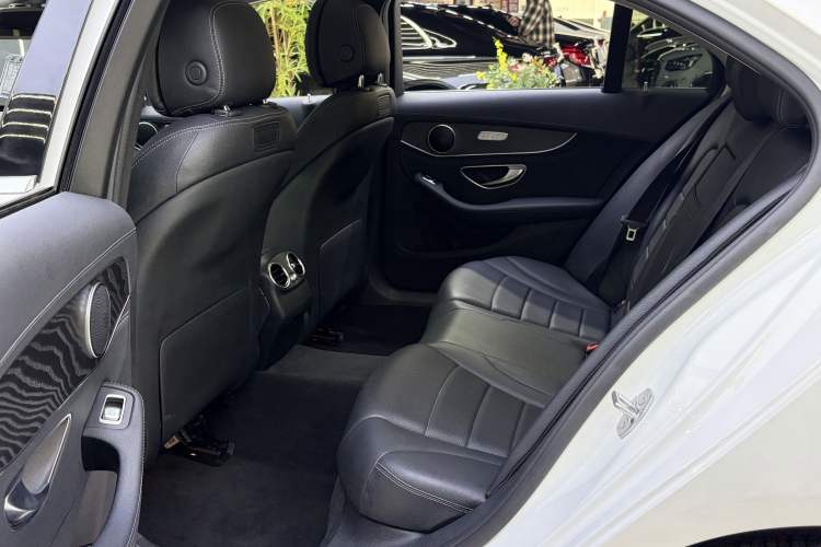 Used Mercedes-Benz C-Class 2016 C 200 L Sport Edition Interior 4