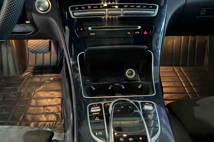 Used Mercedes-Benz C-Class 2016 C 200 Sport Edition Interior 4