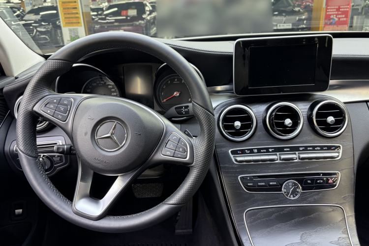 Used Mercedes-Benz C-Class 2016 C 200 L Sport Edition Interior 4