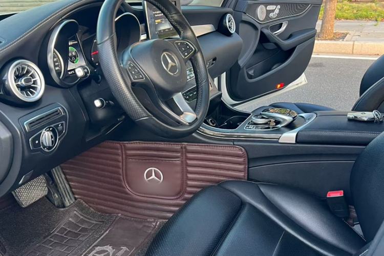 Used Mercedes-Benz C-Class 2016 C 200 L Sport Edition Interior 5