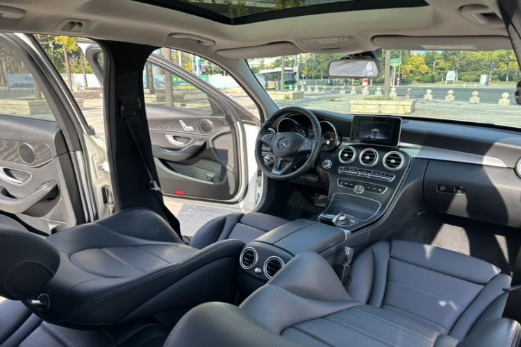 Used Mercedes-Benz C-Class 2016 C 180 Estate Interior 5