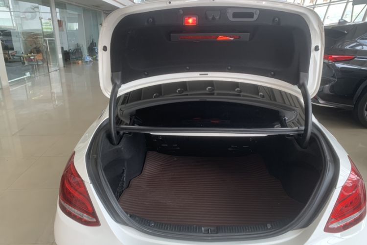 Used Mercedes-Benz C-Class 2016 C 200 L Sport Edition Interior 6