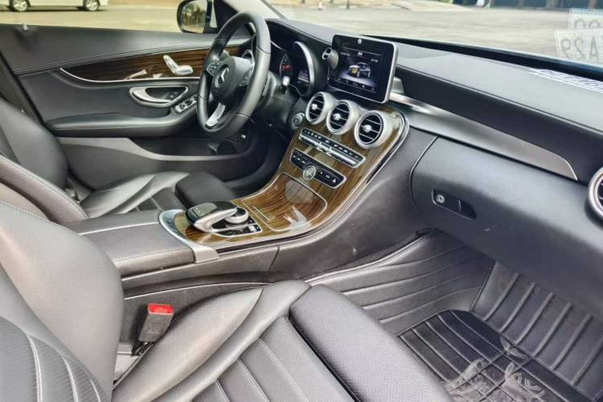 Used Mercedes-Benz C-Class 2016 C 180 L Interior 6