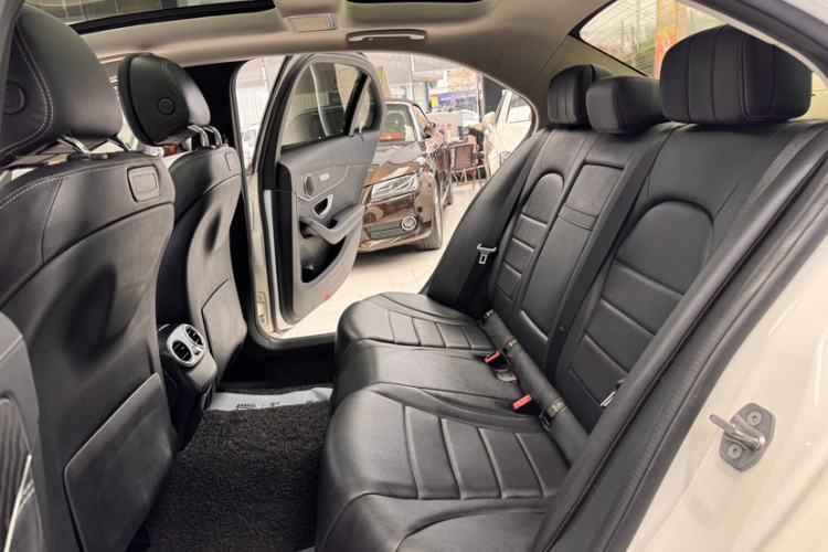 Used Mercedes-Benz C-Class 2016 C 200 L Sport Edition Interior 6