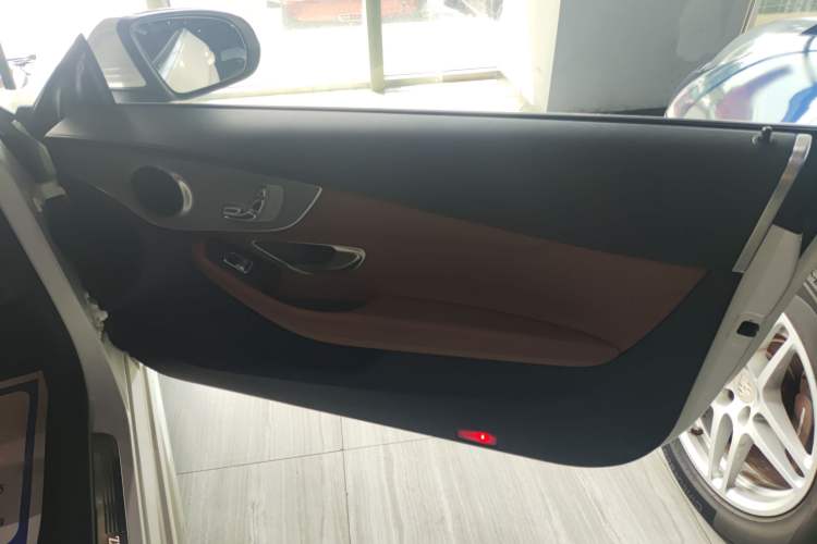 Used Mercedes-Benz C-Class 2016 C 200 Coupe Interior 6