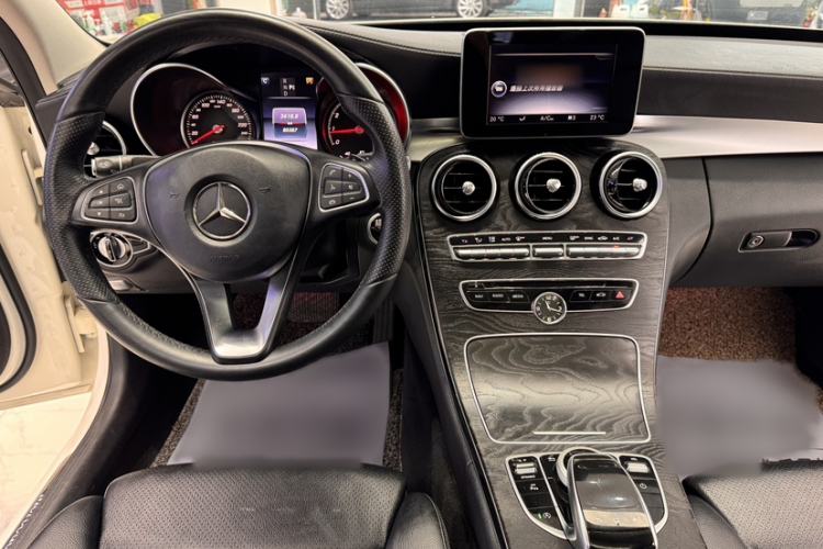 Used Mercedes-Benz C-Class 2016 C 200 L Sport Edition Interior 7