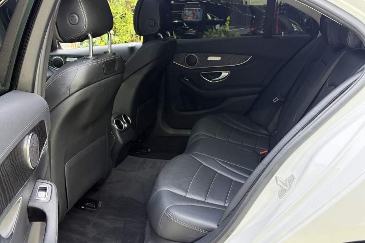 Used Mercedes-Benz C-Class 2016 C 200 L Sport Edition Interior 7
