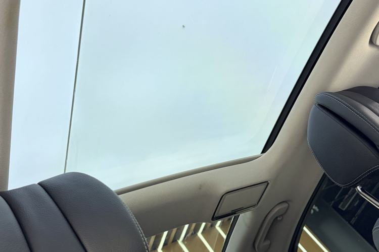 Used Mercedes-Benz C-Class 2016 C 200 L Sport Edition Interior 8