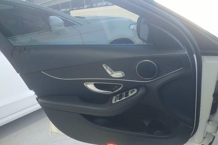 Used Mercedes-Benz C-Class 2016 C 180 Estate Left Front Door Interior