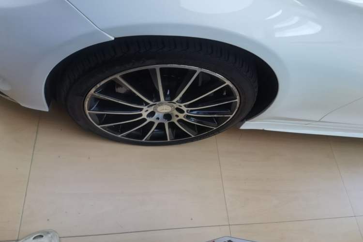 Used Mercedes-Benz C-Class 2016 C 300 Coupe Left Front Wheel Hub