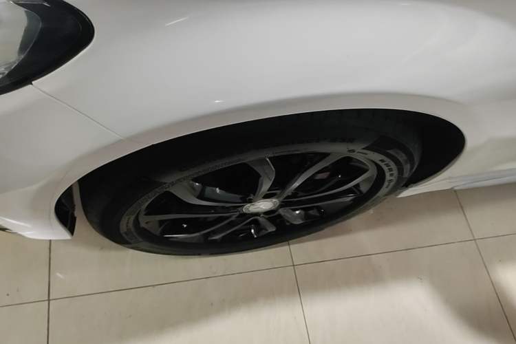 Used Mercedes-Benz C-Class 2016 C 180 L Sport Edition Left Front Wheel Hub