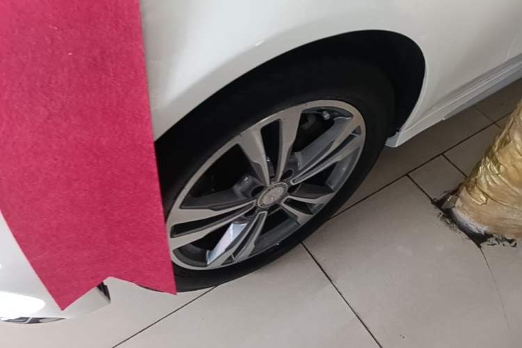 Used Mercedes-Benz C-Class 2016 C 200 L Sport Edition Left Front Wheel Hub