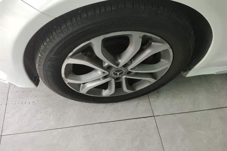 Used Mercedes-Benz C-Class 2016 C 180 L Sport Edition Left Front Wheel Hub