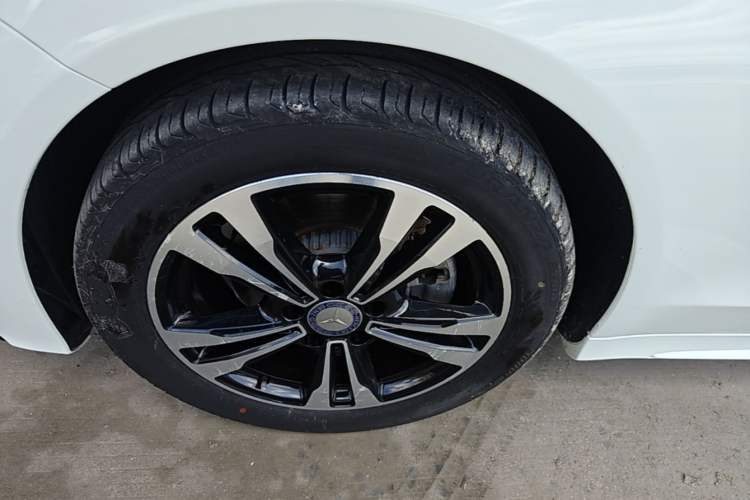 Used Mercedes-Benz C-Class 2016 C 200 Sport Edition Left Front Wheel Hub