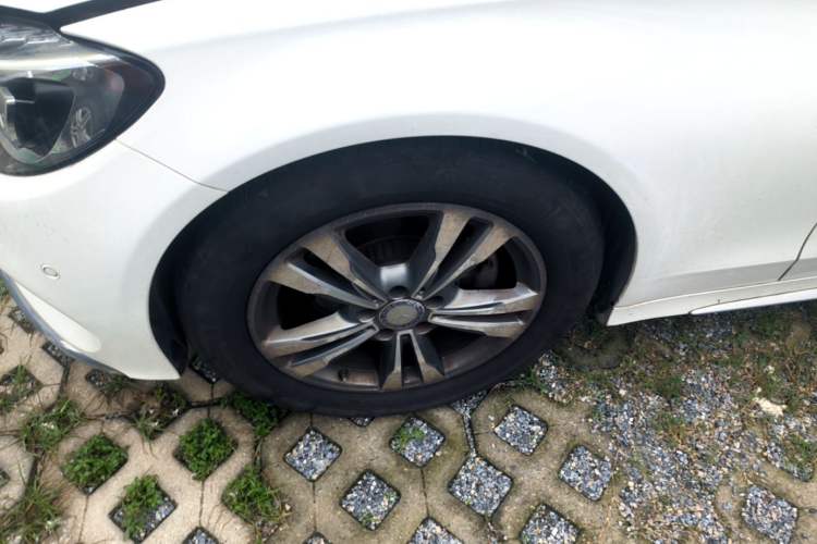 Used Mercedes-Benz C-Class 2016 C 200 L Sport Edition Left Front Wheel Hub