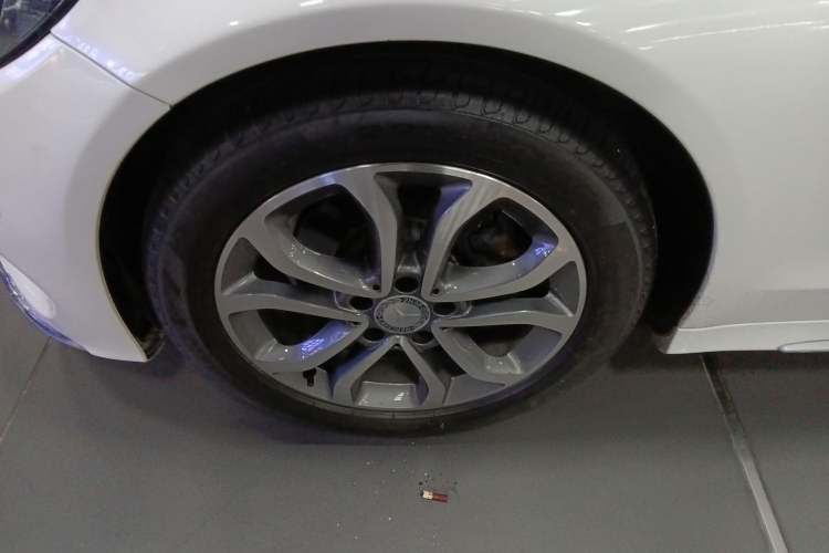 Used Mercedes-Benz C-Class 2016 C 180 L Sport Edition Left Front Wheel Hub