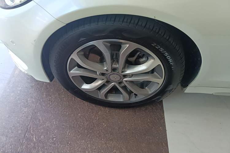 Used Mercedes-Benz C-Class 2016 C 180 L Sport Edition Left Front Wheel Hub