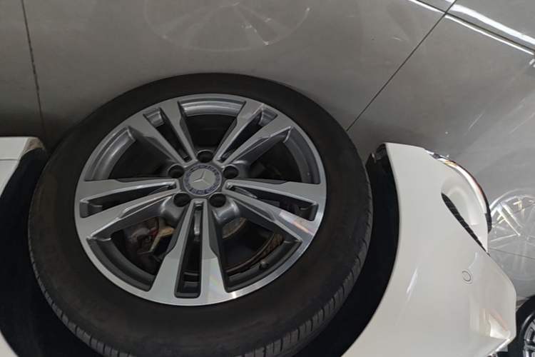 Used Mercedes-Benz C-Class 2016 C 200 L Sport Edition Left Front Wheel Hub