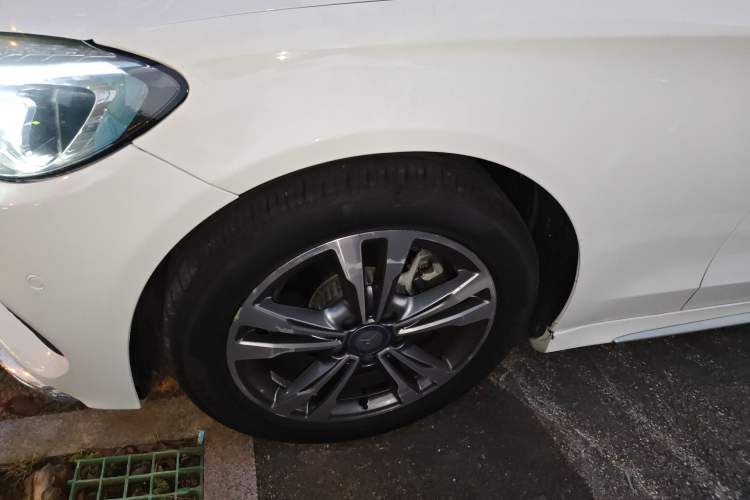 Used Mercedes-Benz C-Class 2016 C 200 L Sport Edition Left Front Wheel Hub