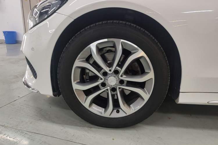 Used Mercedes-Benz C-Class 2016 C 180 L Sport Edition Left Front Wheel Hub