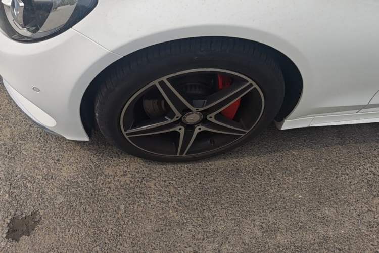Used Mercedes-Benz C-Class 2016 C 200 Coupe Left Front Wheel Hub