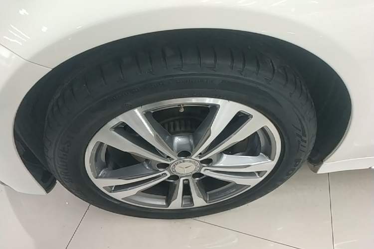 Used Mercedes-Benz C-Class 2016 C 200 L Sport Edition Left Front Wheel Hub