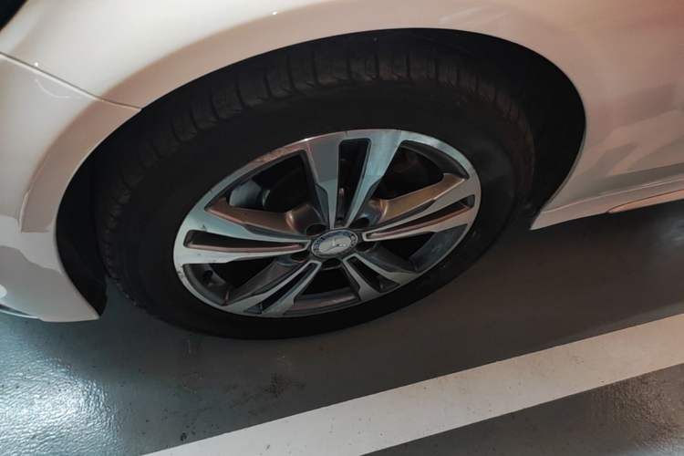 Used Mercedes-Benz C-Class 2016 C 200 L Sport Edition Left Front Wheel Hub