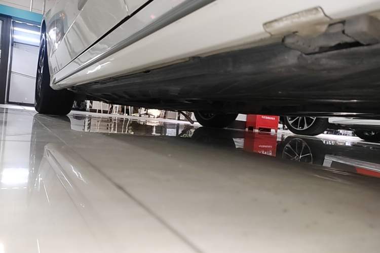 Used Mercedes-Benz C-Class 2016 C 180 L Sport Edition Left Side Sill