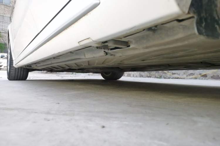 Used Mercedes-Benz C-Class 2016 C 200 L Sport Edition Left Side Sill