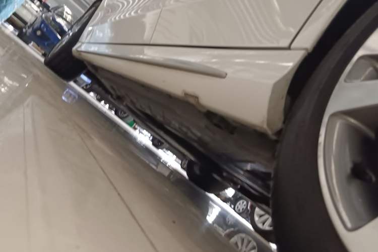 Used Mercedes-Benz C-Class 2016 C 200 L 4MATIC Sport Edition Left Side Sill